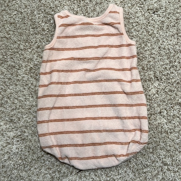 Baby girl terrycloth romper - Picture 2 of 3